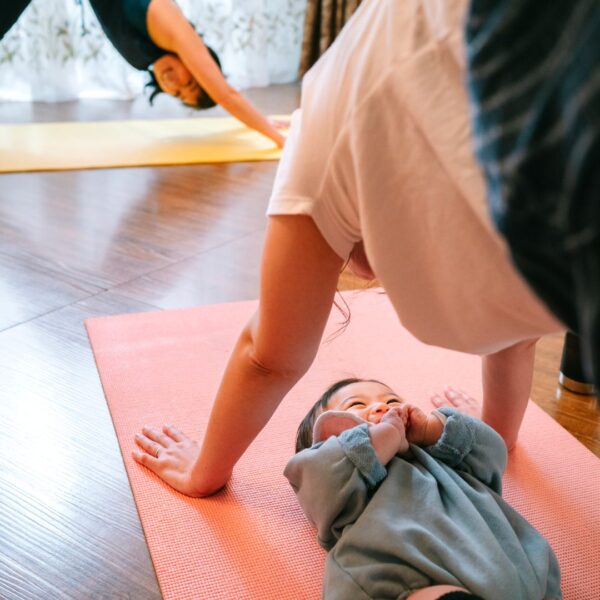 Rückbildungsgymnastik und Yoga, verbunden mit osteopathischer Betrachtung
